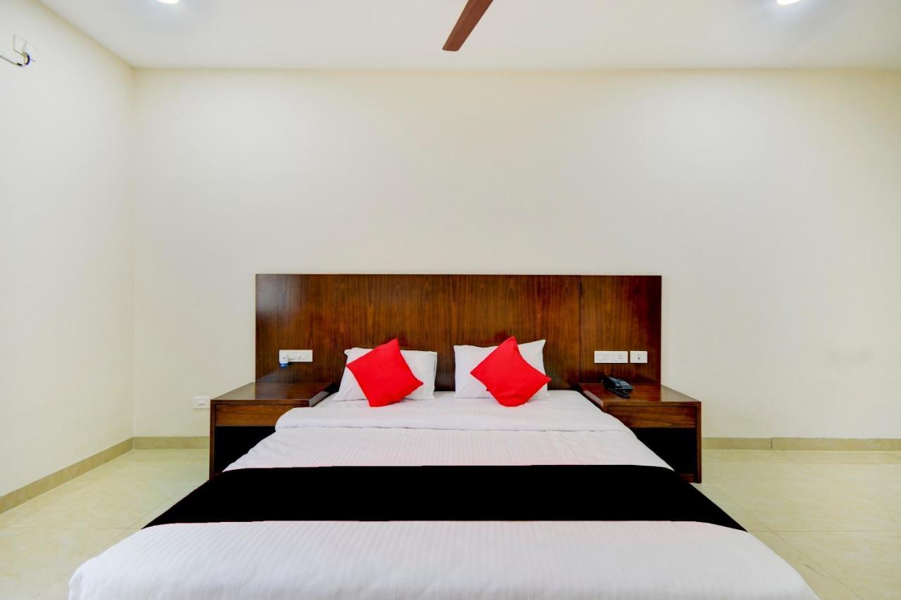 Mayfair Service Apartments Coimbatore Bagian luar foto