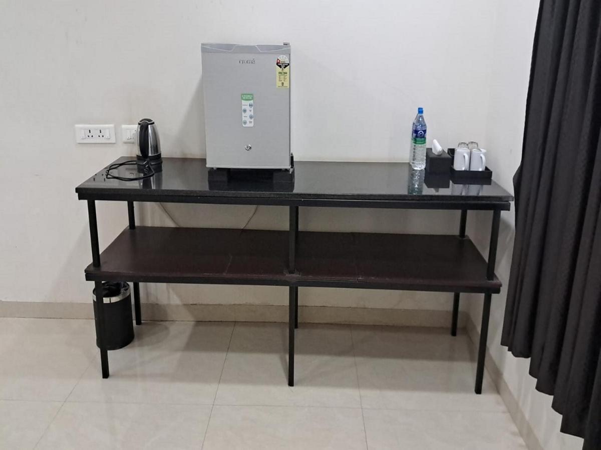 Mayfair Service Apartments Coimbatore Bagian luar foto
